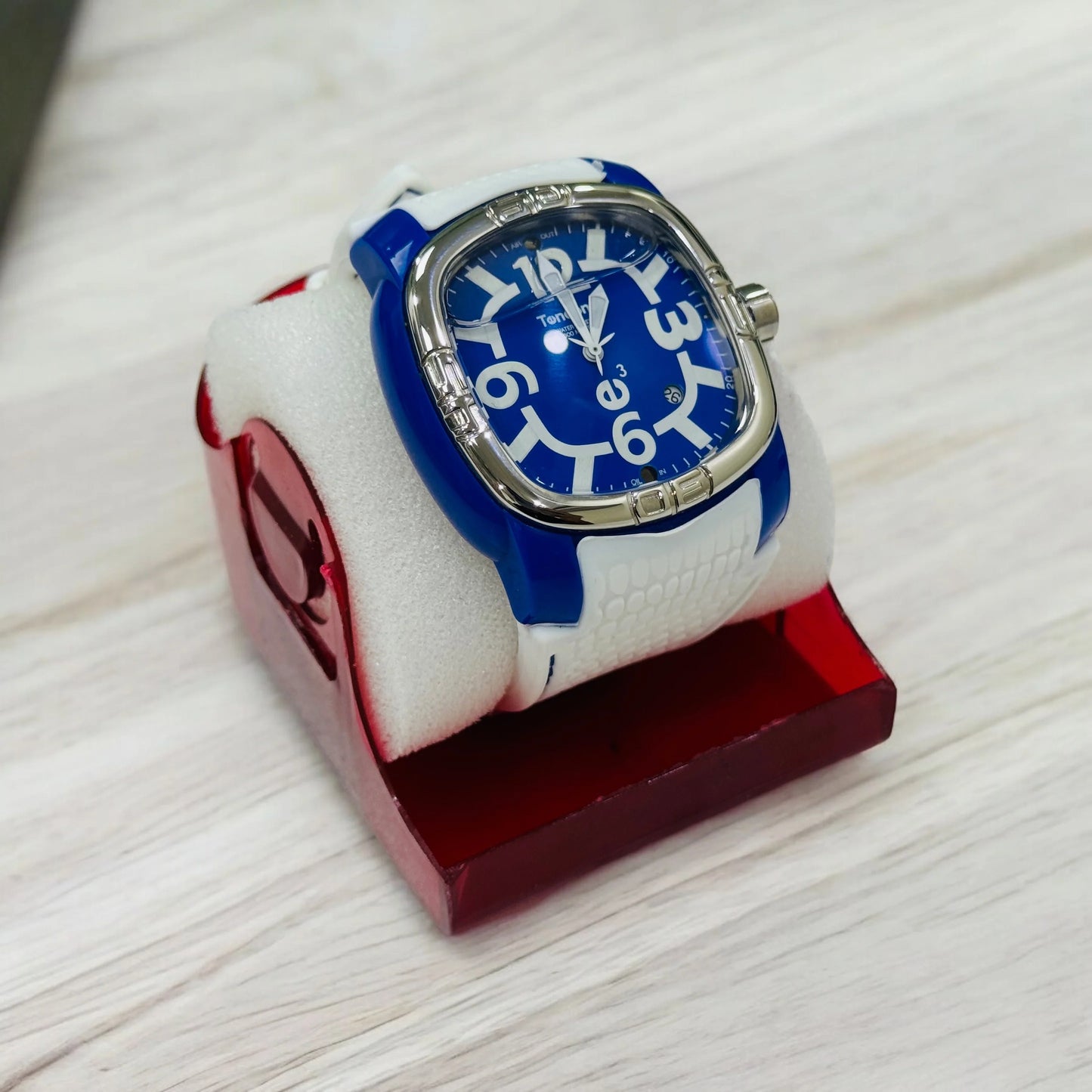 Tendence Water Quartz Chronograph Watch with Unique Water Dial