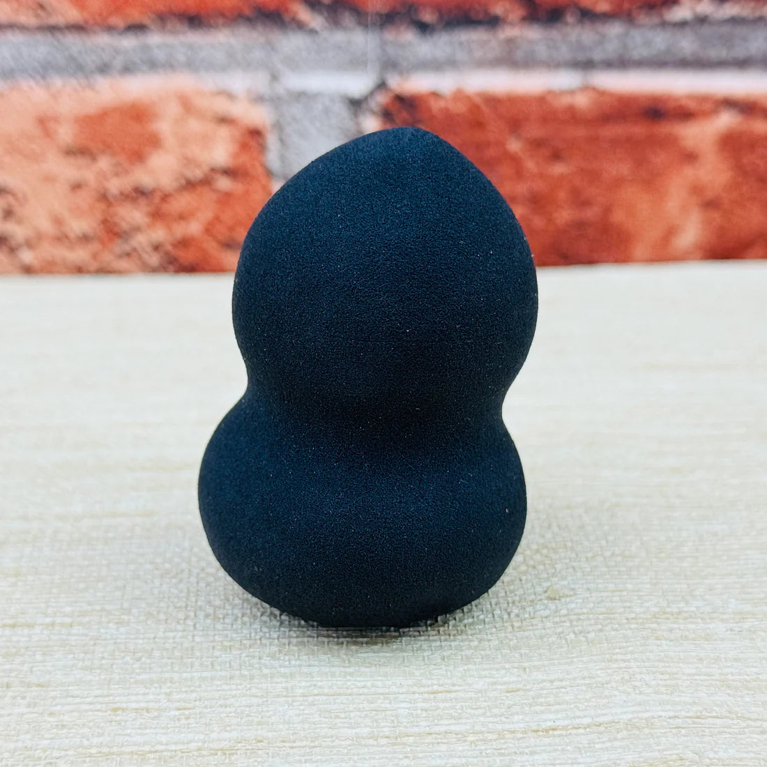 Beauty Junkees Beauty Sponge Blender | Black