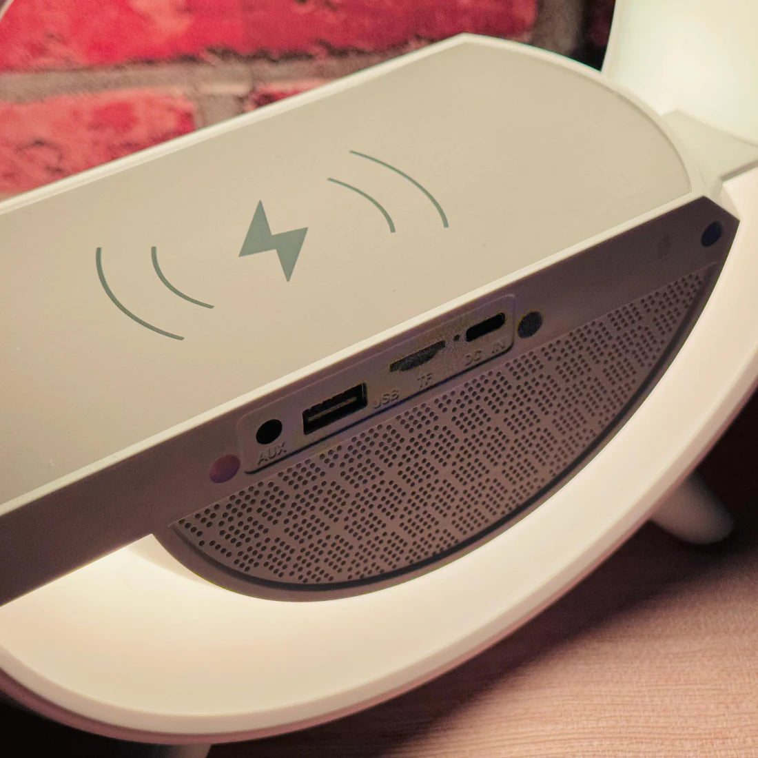 G Shaped RGB LED lamp Bluetooth speaker with wireless charger
