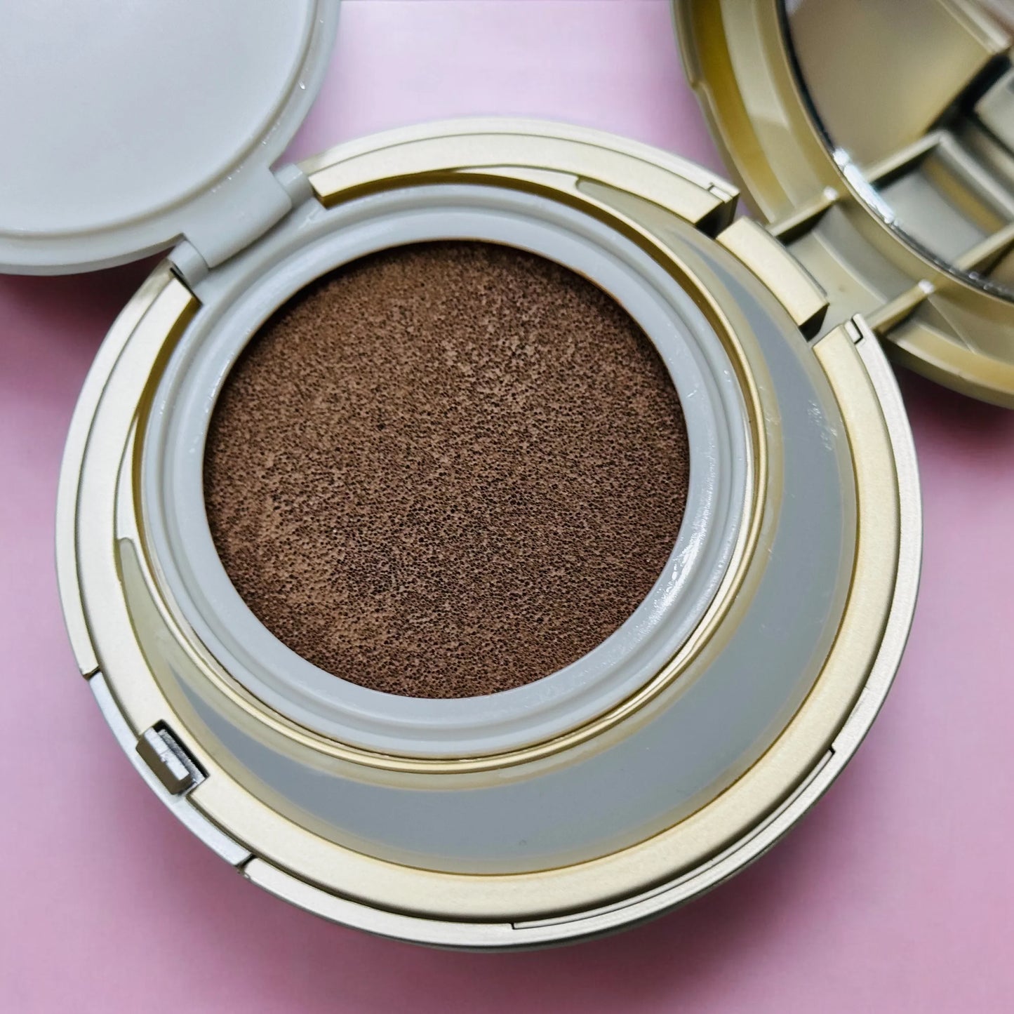 Makeup Base With 6800mAh Power Bank and LED Light - Armaa Store