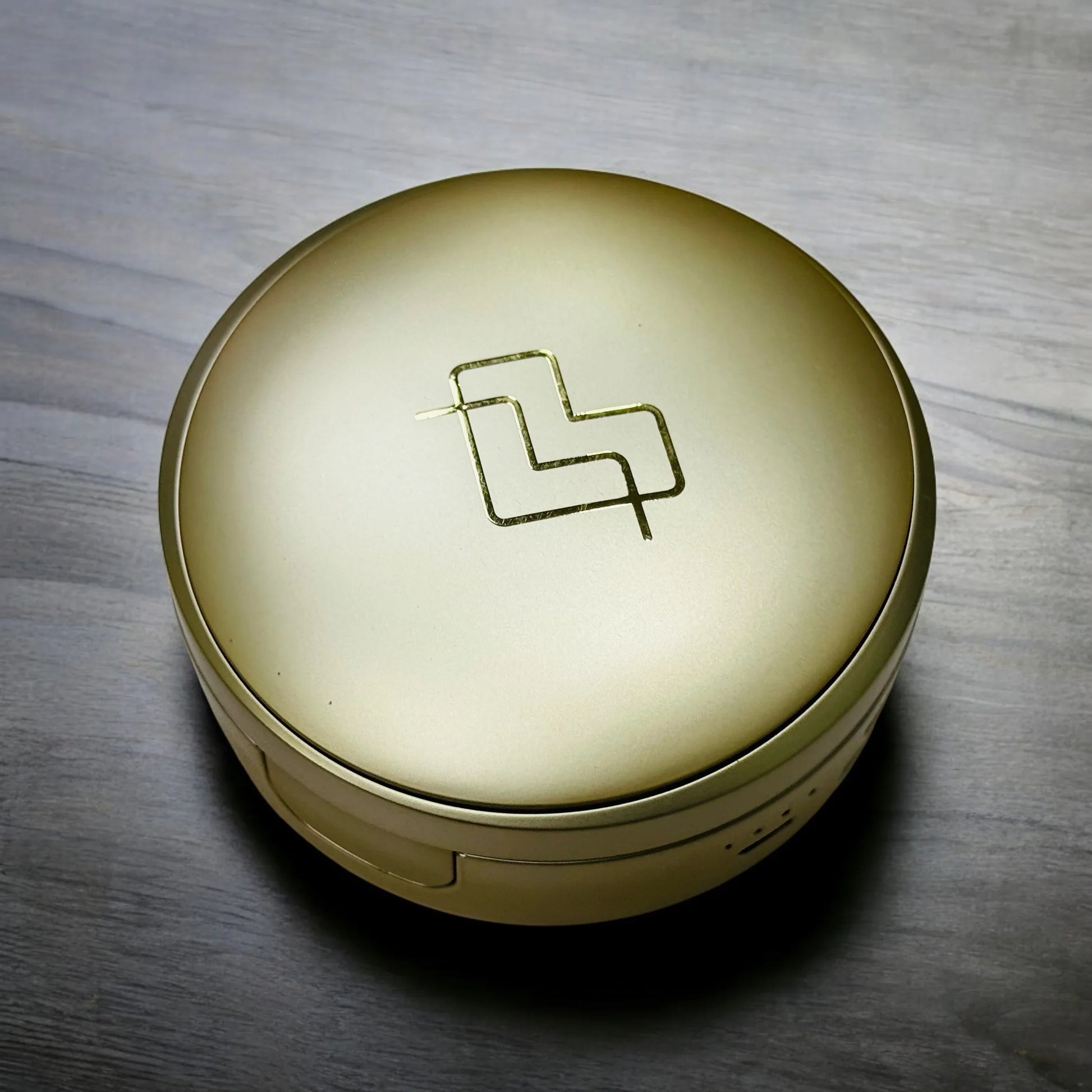 Makeup Base With 6800mAh Power Bank and LED Light - Armaa Store