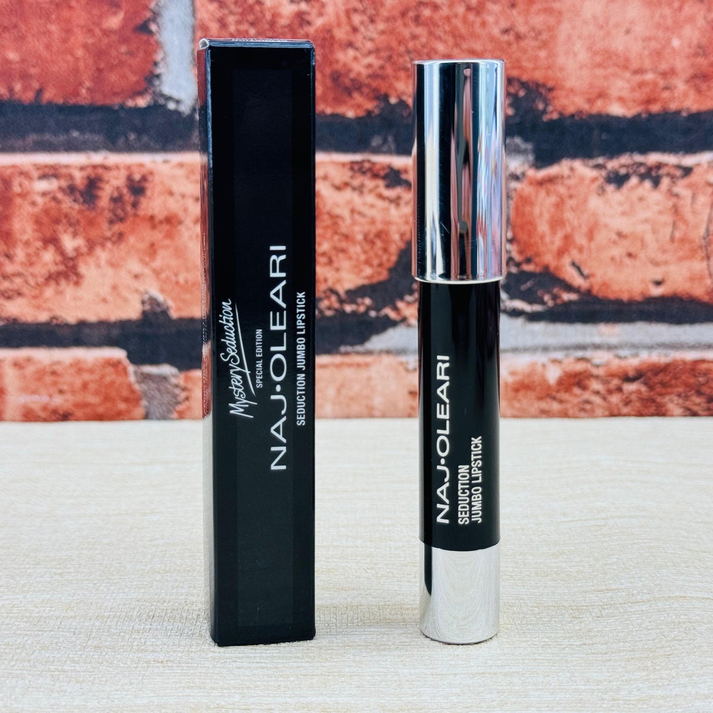 NajOleari Seduction Jumbo Lipstick Crayon - 07 Red Passion